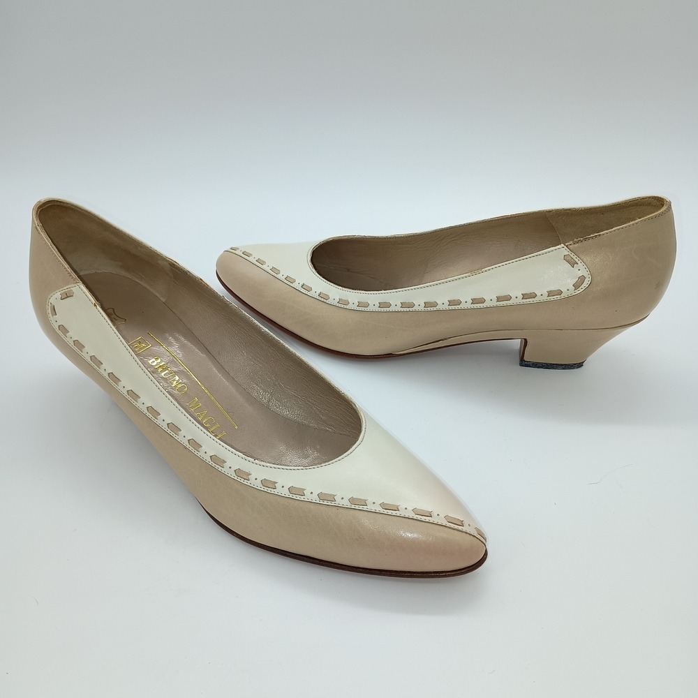 Bruno Magli Two Tone Cream Tan Leather Pointed Toe Kitten Heel Size 6.5AA Narrow